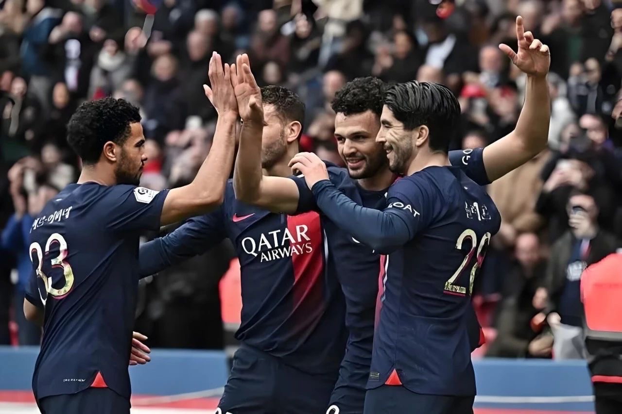 包含巴黎圣日耳曼曼城仇敌,再度碰面谁能笑到最后?的词条 包含巴黎圣日耳曼曼城仇敌,再度碰面谁能笑到最后?的词条