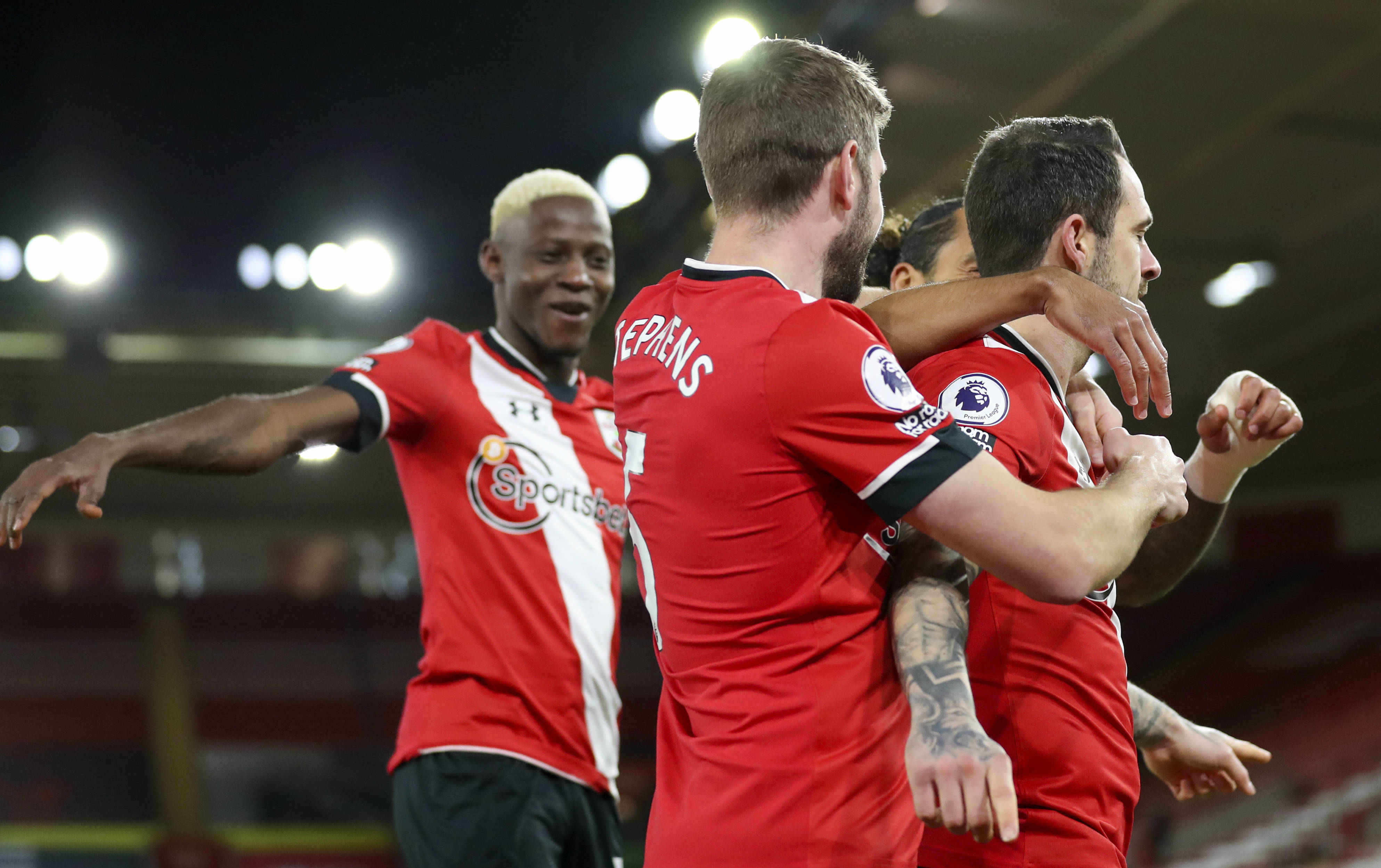 半岛体育投注-关于南安普顿主场不敌，战绩下滑的信息