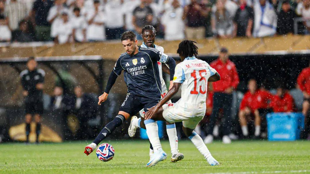 尤文图斯客场胜鲁尔、小组第一提前出线!的简单介绍 尤文图斯客场胜鲁尔、小组第一提前出线!的简单介绍