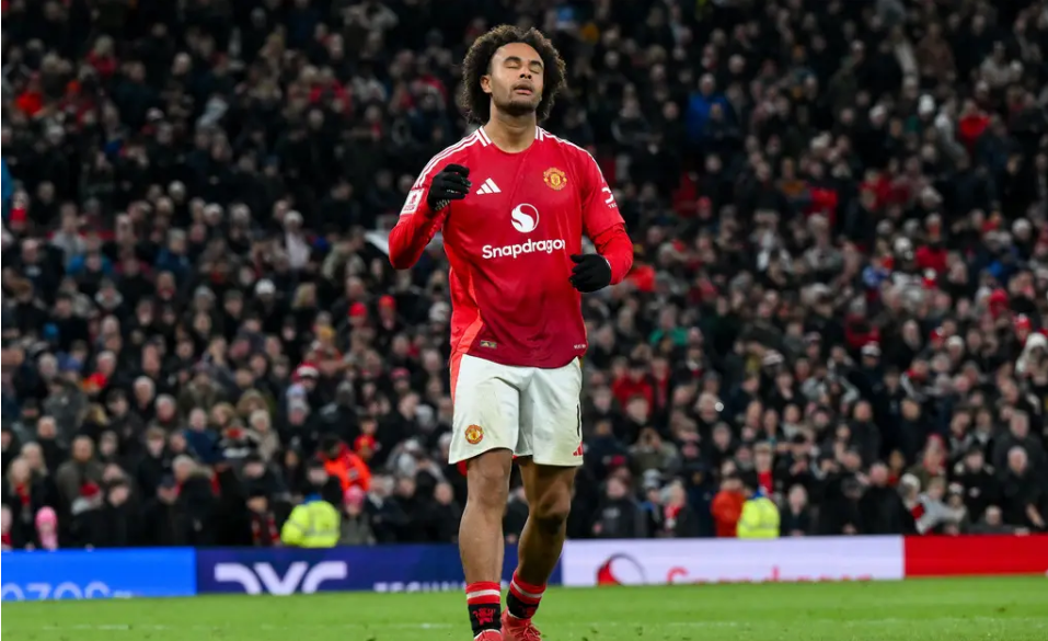 半岛体育平台-富勒姆队员疯狂破门，独占得分榜榜首