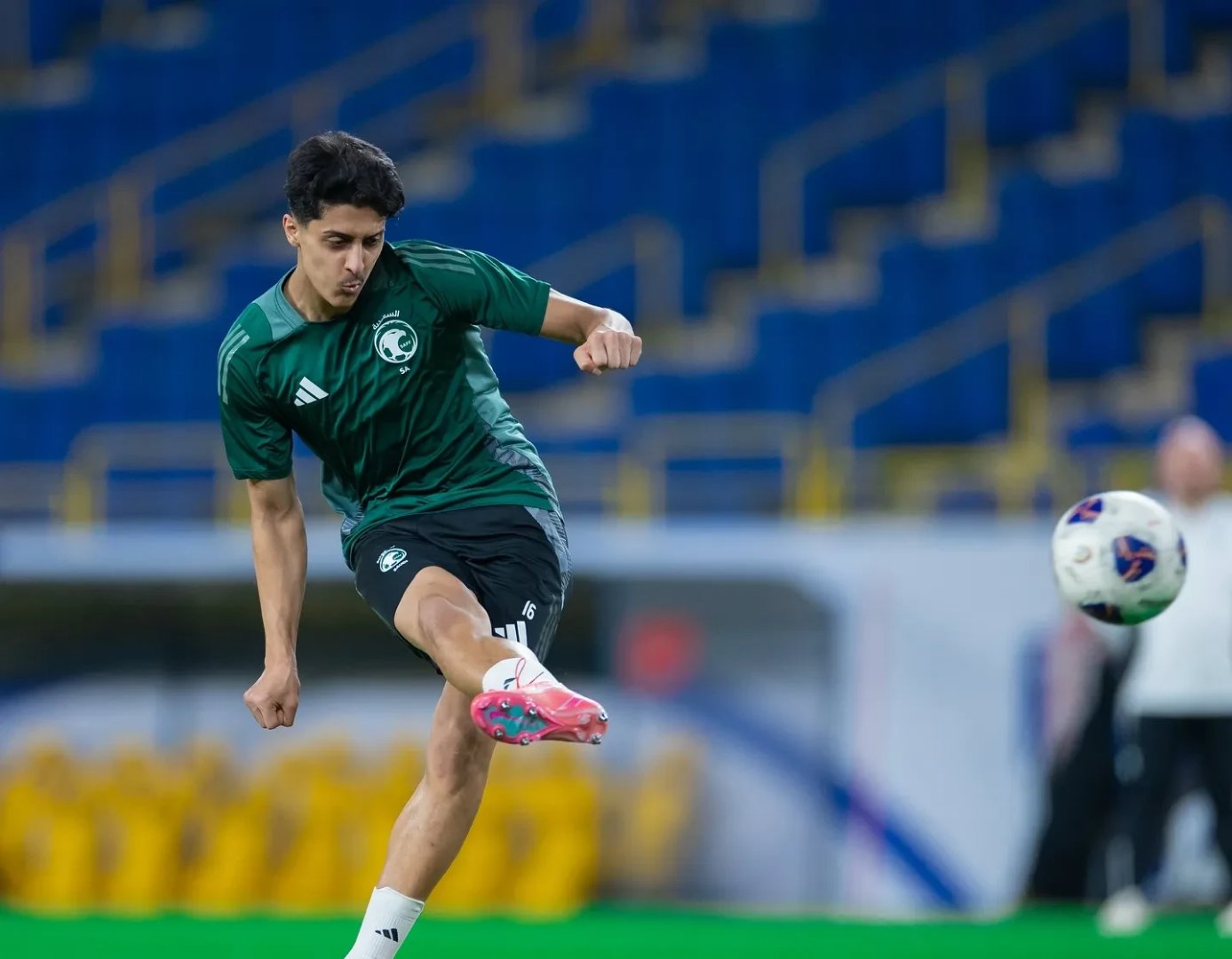 半岛体育亚洲官网-包含阿尔沙巴布进球晋级，成功迈入八强的词条