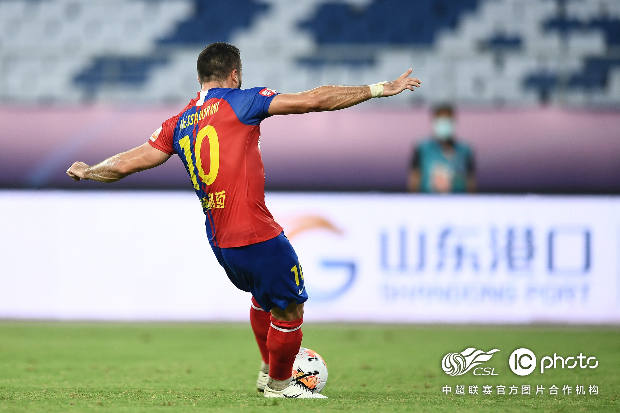 关于青岛黄海战平对手，艰难保持不败的信息