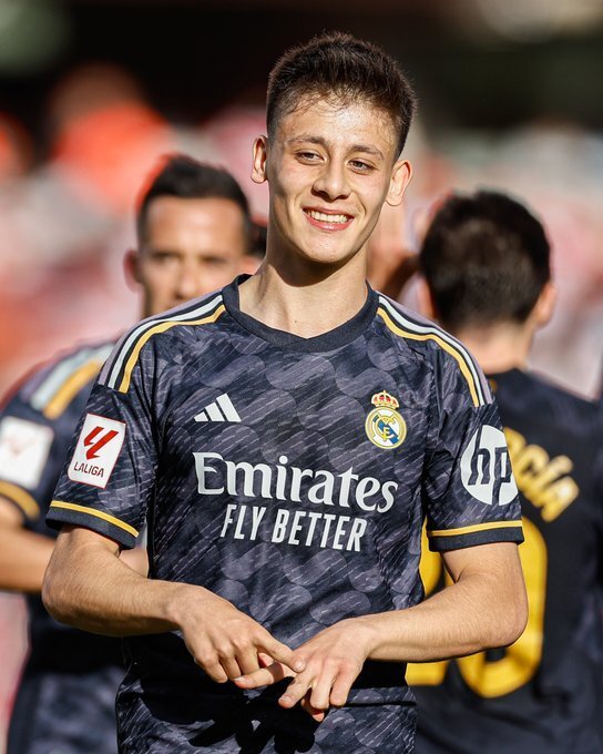 格拉纳达年轻前锋爆发独中两元助球队获胜 格拉纳达年轻前锋爆发独中两元助球队获胜