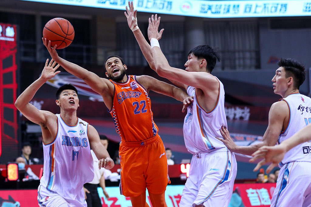 关于广东队豪取胜利,稳坐冠军宝座领跑的信息 关于广东队豪取胜利,稳坐冠军宝座领跑的信息