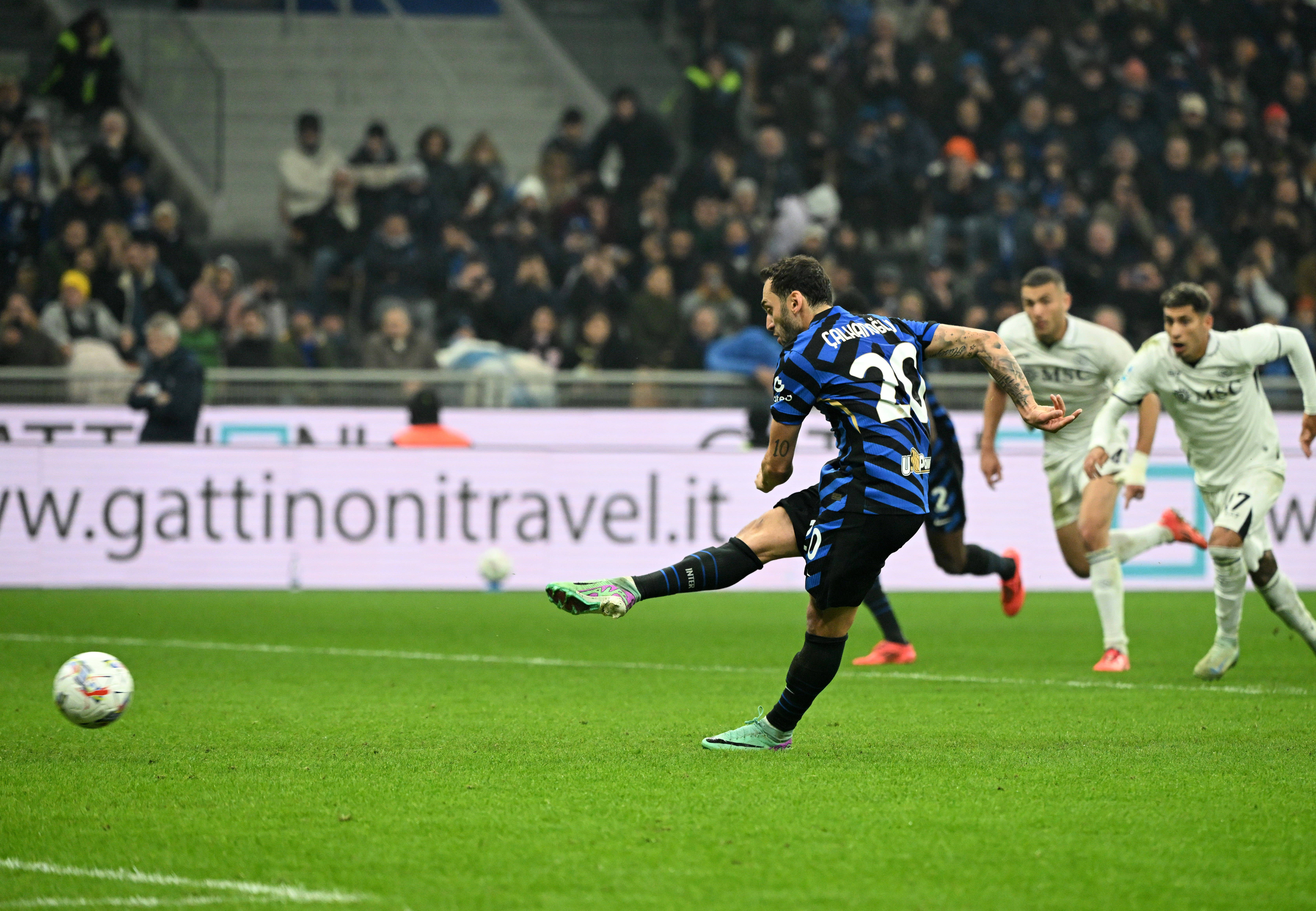 半岛体育app下载地址-包含意甲比赛中球员的拼搏精神，令人震撼的词条